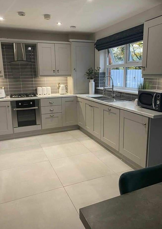 kitchen fitter Bristol